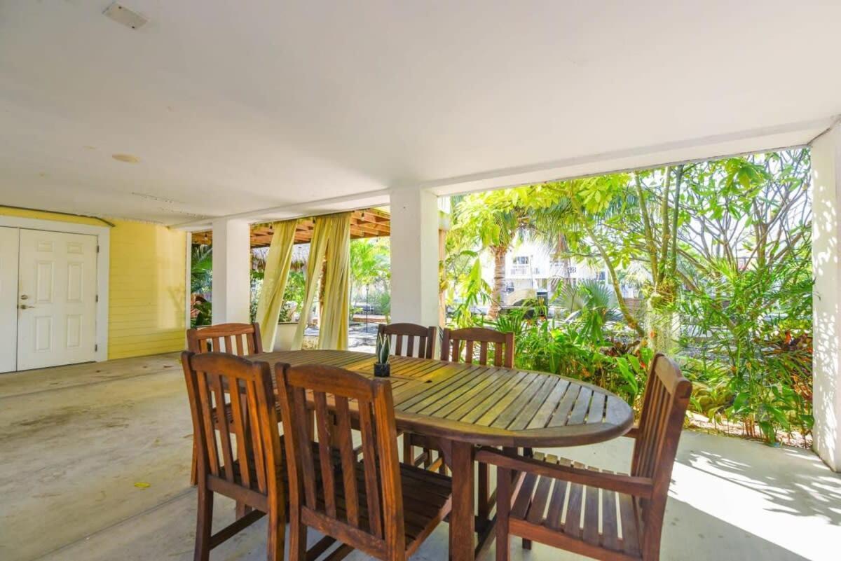 Loggerhead Lagoon - Modern Waterfront Home Pirates Cove Экстерьер фото